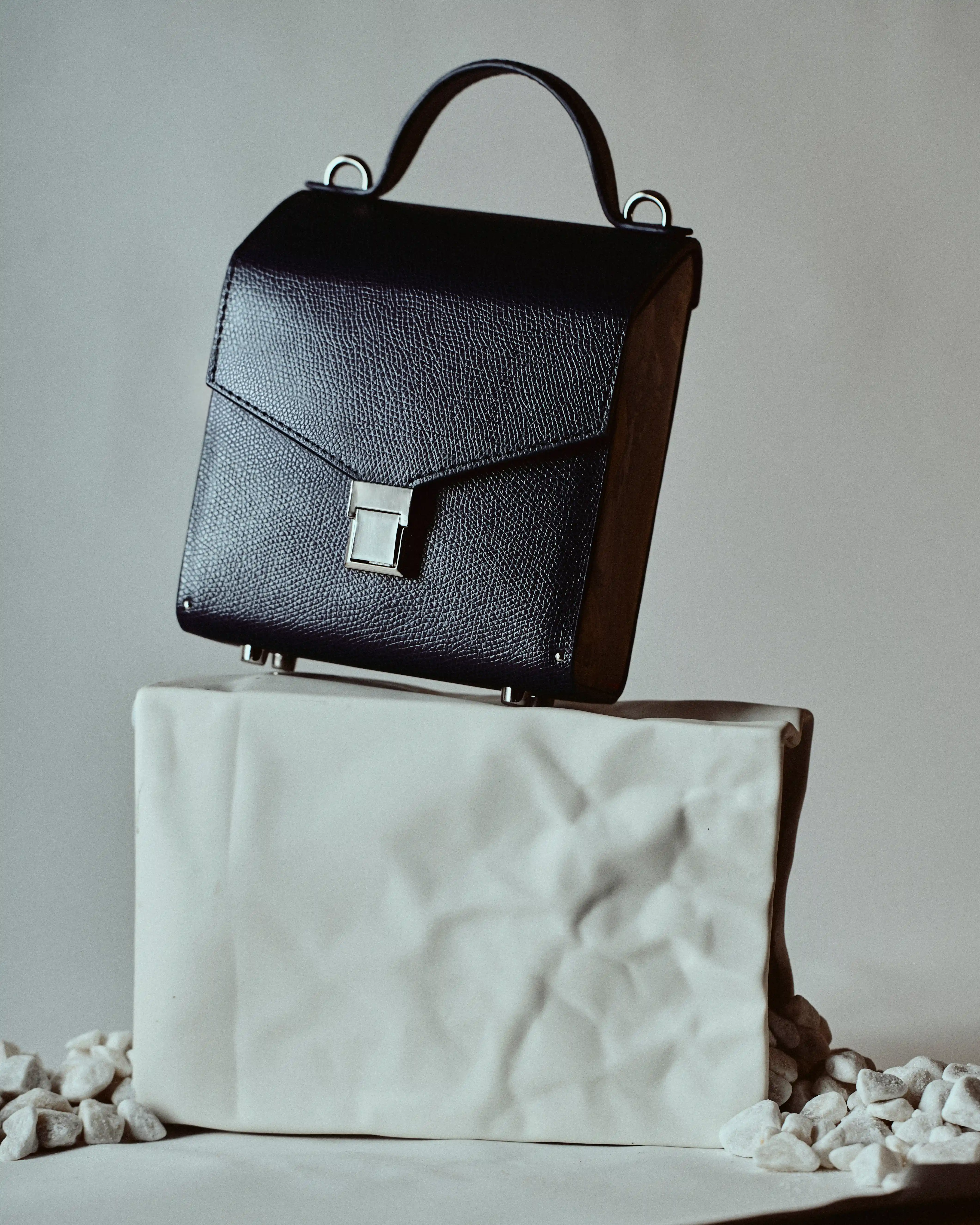 BRASS BAGS — слайд 6